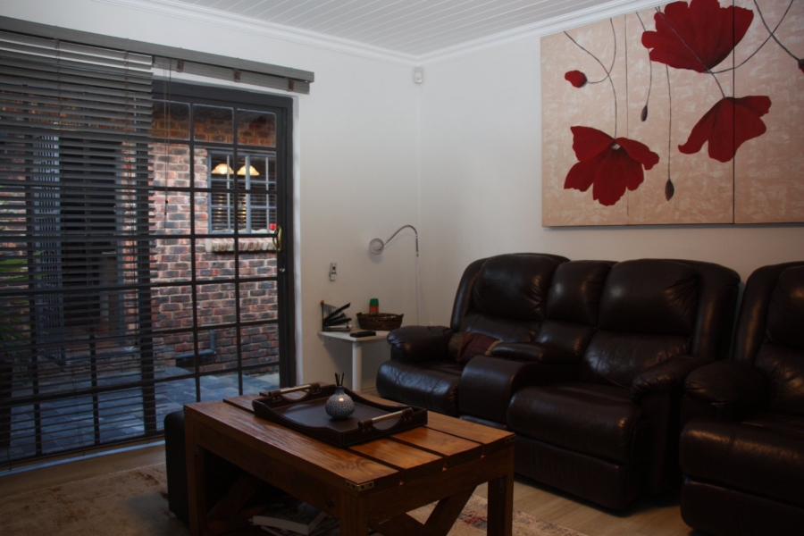 5 Bedroom Property for Sale in Langenhovenpark Free State